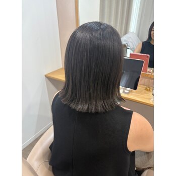 オイルだけでキマる切りっぱなしボブで時短スタイル