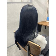 艶たっぷりイルミナカラーで叶える透明感ディープブルー